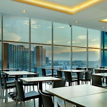 Amaris Hotel Seasons City Jakarta Exterior photo